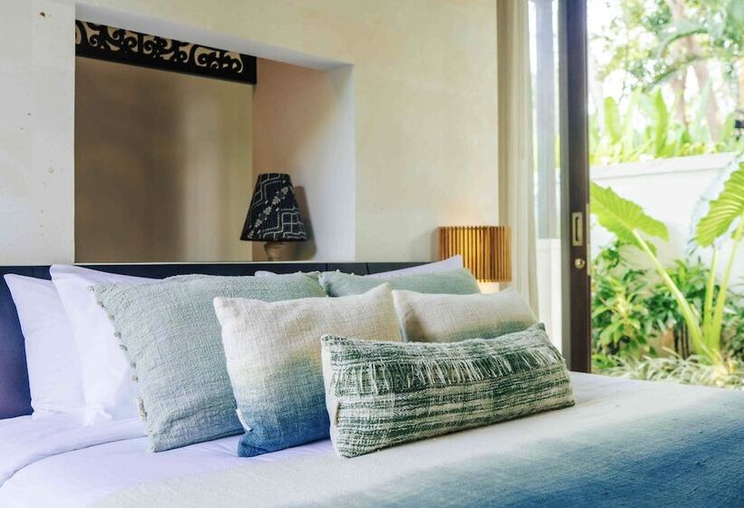 Отель Uma Kalai