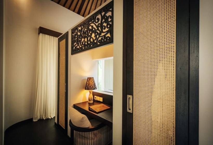 Отель Uma Kalai