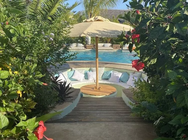 Hotelli Zen Boutique Resort