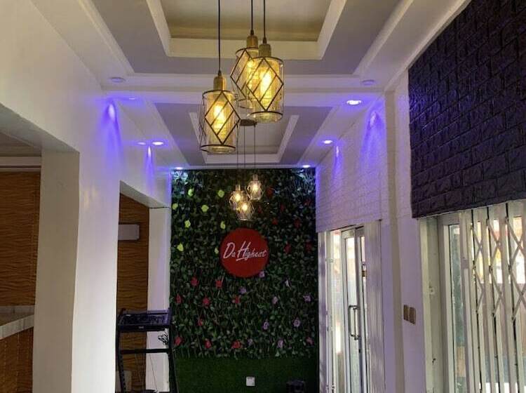 ペンション Da Highest Lounge Bar & Restaurant