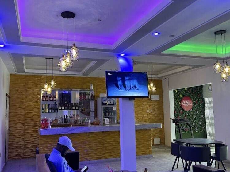 ペンション Da Highest Lounge Bar & Restaurant