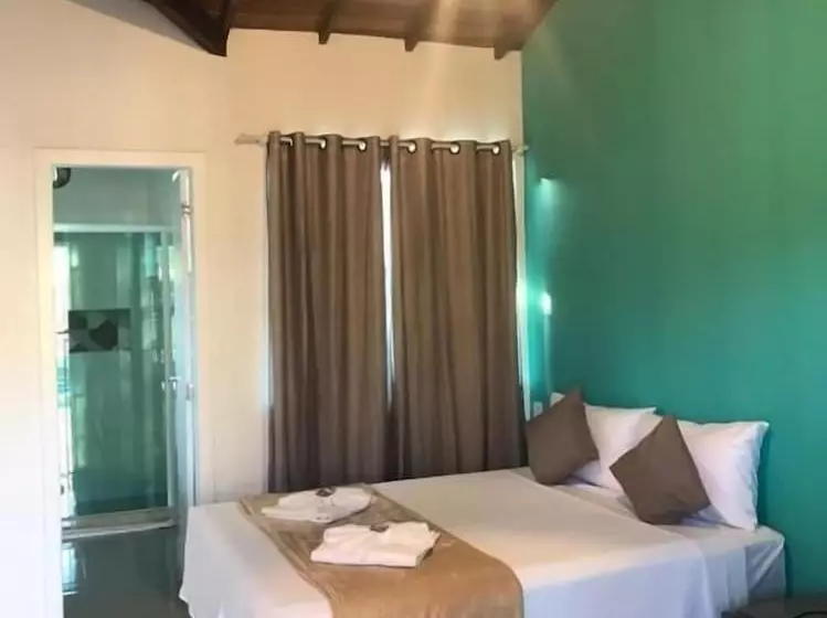 ペンション Foca Guest House