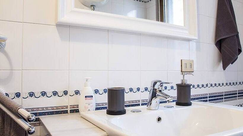 بنسيون Kamchu Apartments Room With Bathroom Ensuite Anagnina Tor Vergata