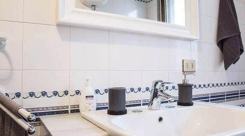 Majatalo Kamchu Apartments Room With Bathroom Ensuite Anagnina Tor Vergata