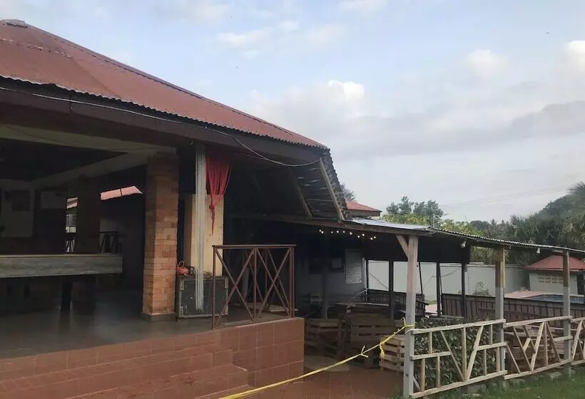 Majatalo Whispers  Guest House