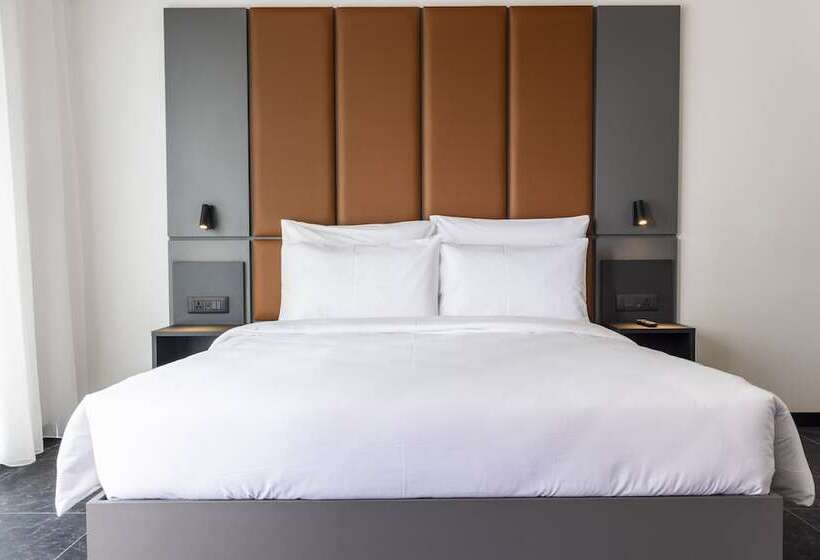 The Londoner Hotel St. Julian S