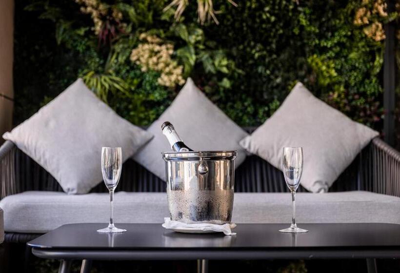 The Londoner Hotel St. Julian S