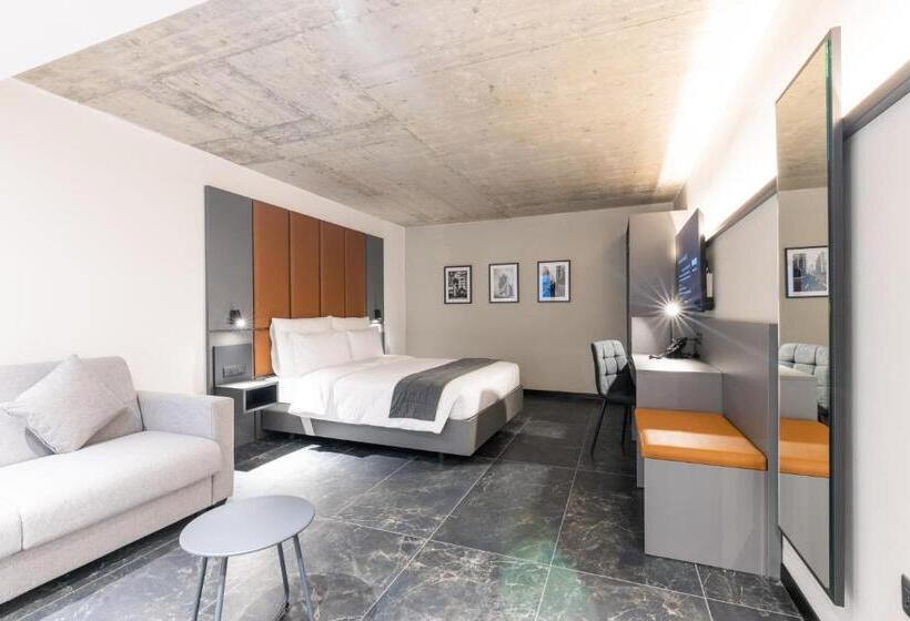 The Londoner Hotel St. Julian S