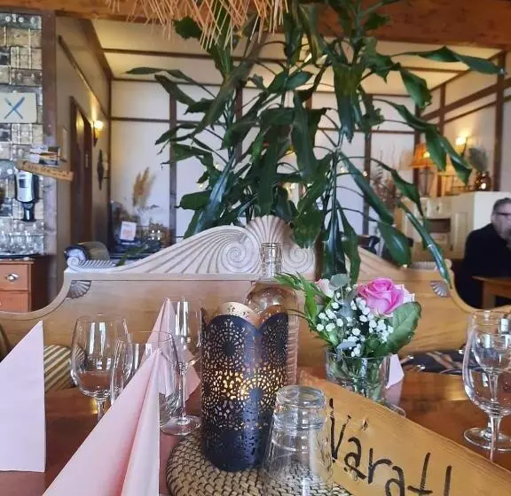 ユースホステル Sininen Hetki Bed& Breakfast Majoitus Meren äärellä