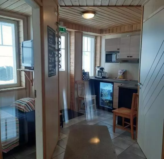 ユースホステル Sininen Hetki Bed& Breakfast Majoitus Meren äärellä