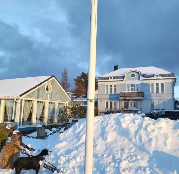 ユースホステル Sininen Hetki Bed& Breakfast Majoitus Meren äärellä