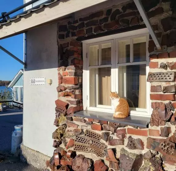 ユースホステル Sininen Hetki Bed& Breakfast Majoitus Meren äärellä