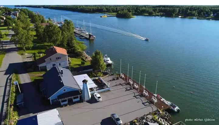ユースホステル Sininen Hetki Bed& Breakfast Majoitus Meren äärellä