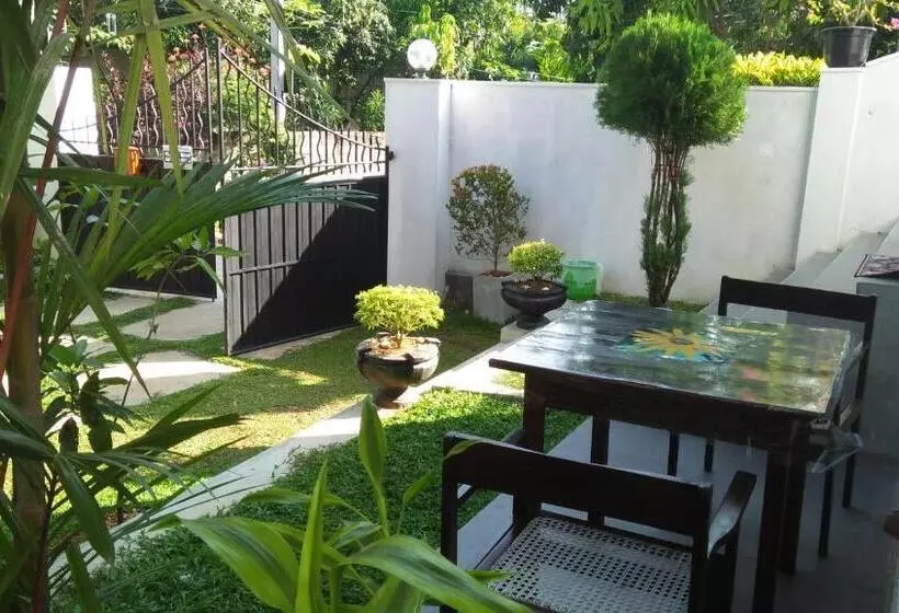 Aamiaismajoitus (B&B) Singithi Villa