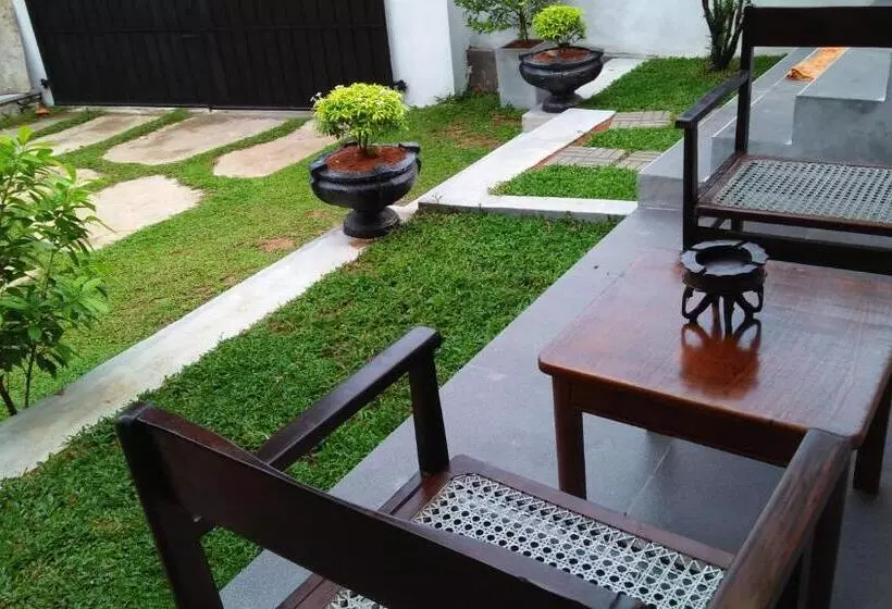 Aamiaismajoitus (B&B) Singithi Villa