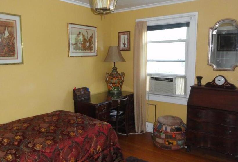 مبيت وإفطار The Red Rooster