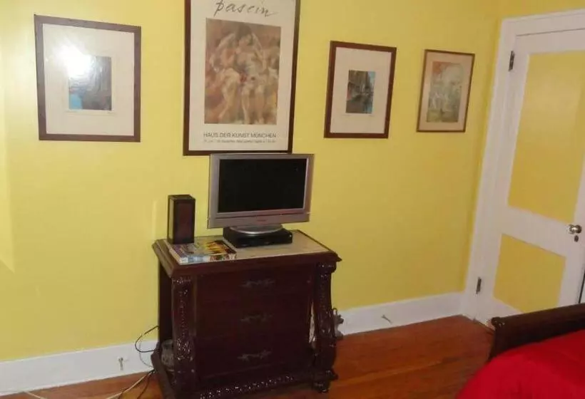 Aamiaismajoitus (B&B) The Red Rooster