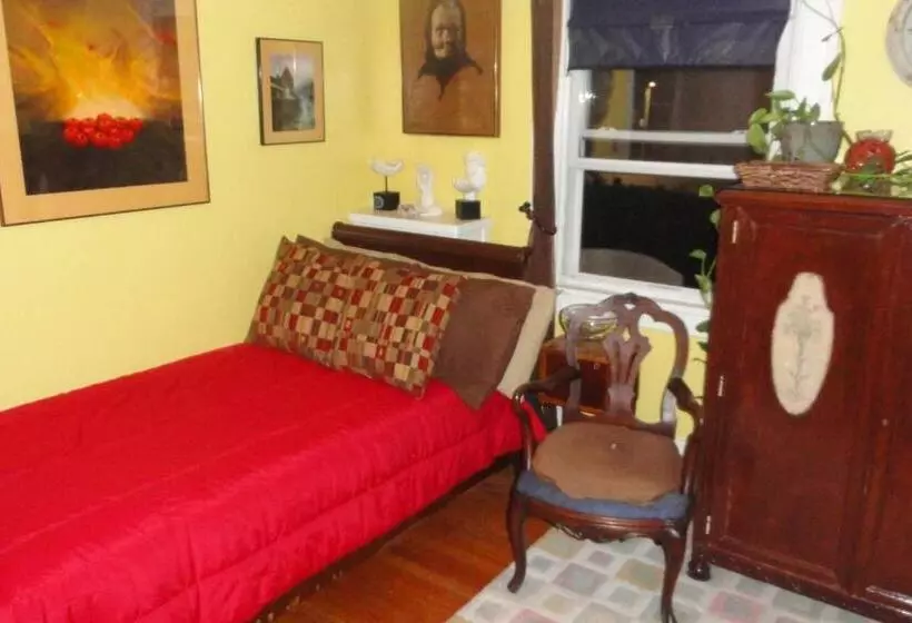 Aamiaismajoitus (B&B) The Red Rooster