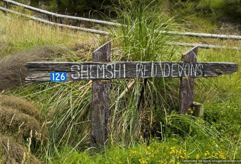 住宿加早餐  Villa Shemshi