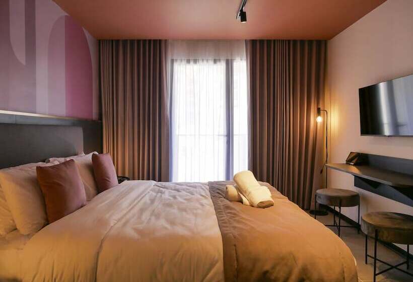 Eleven By Warren Collection