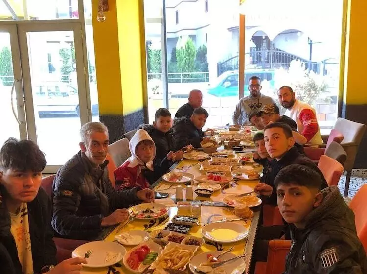 çeti̇n Rezi̇dans Otel