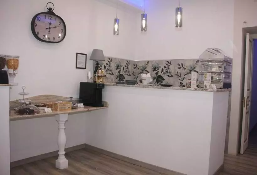مسافرخانه Messina 41