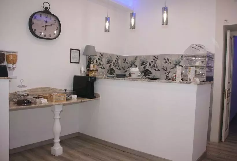 مسافرخانه Messina 41