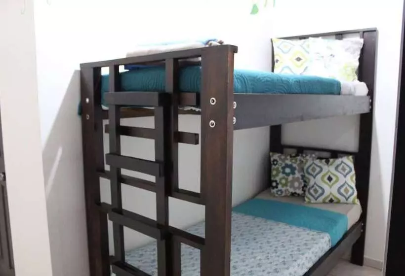 Hotelli Eskalami B&b Airport