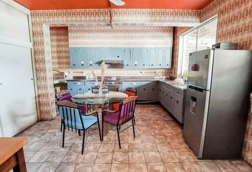 Hotelli Hostal Casa Los Abuelos