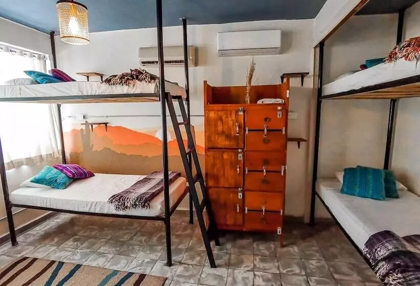 Hotelli Hostal Casa Los Abuelos