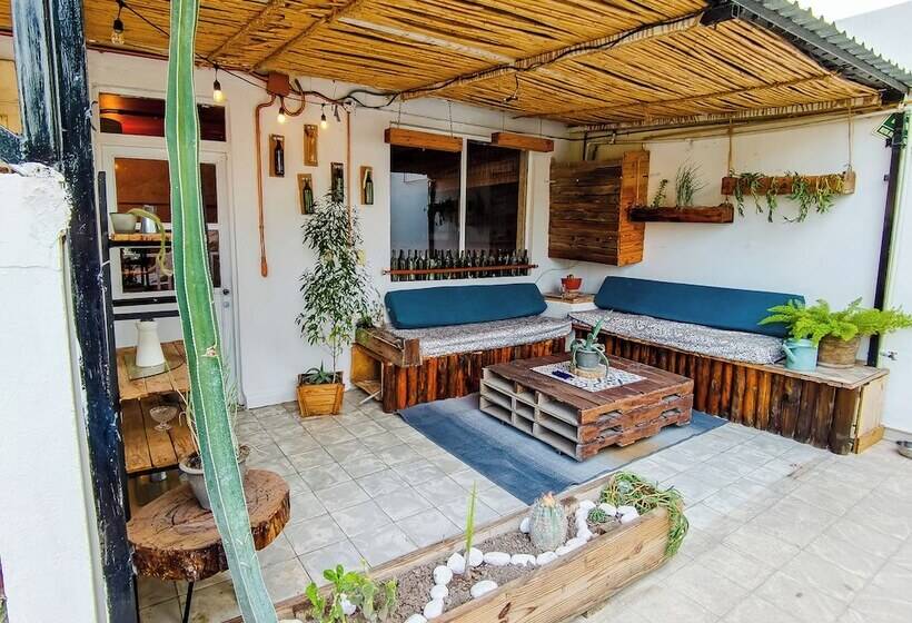 هتل Hostal Casa Los Abuelos