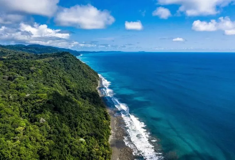 Hotelli La Ponderosa Beach & Jungle Resort