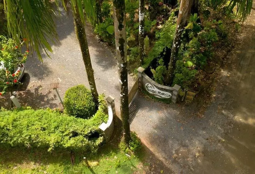 Hotelli La Ponderosa Beach & Jungle Resort