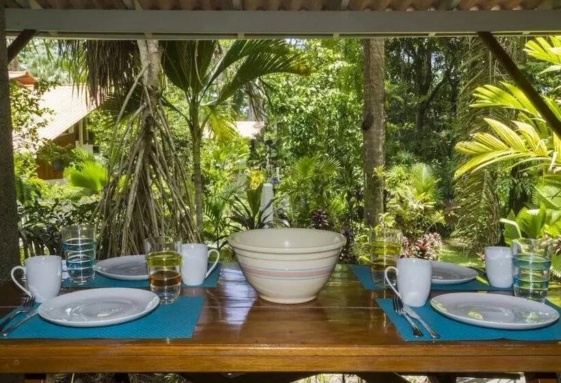 Hotelli La Ponderosa Beach & Jungle Resort