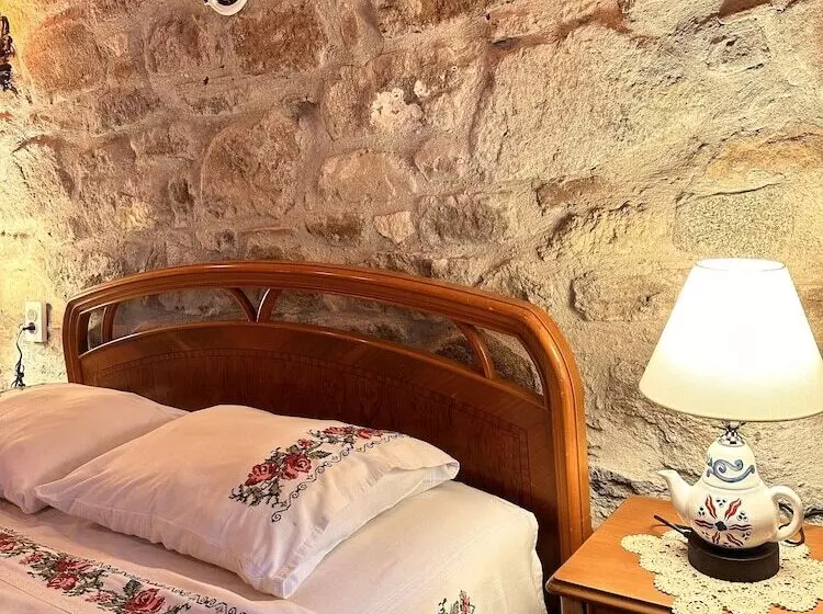 Hotelli Lalekar Konuk Evi