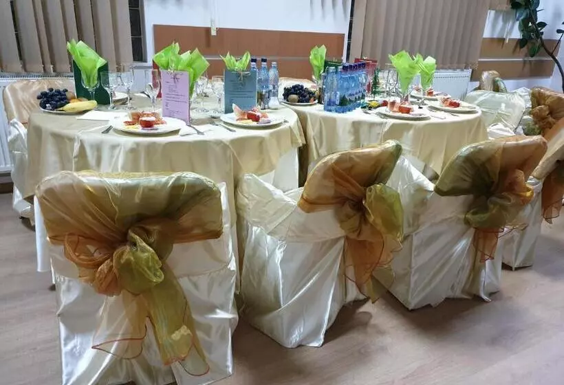 Hotelli Pensiunea Confort