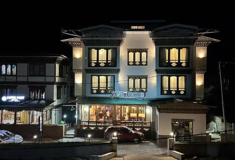هتل Silver Cloud