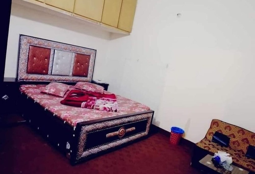 پانسیون Libra Guest House