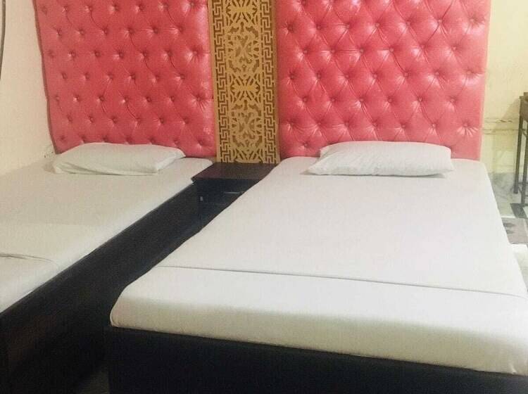 پانسیون Libra Guest House