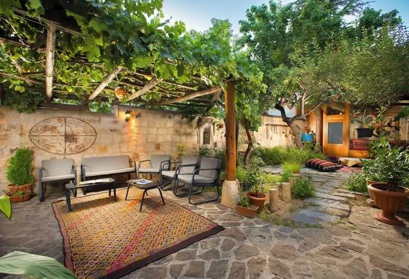 Majatalo Peri Cave Konak