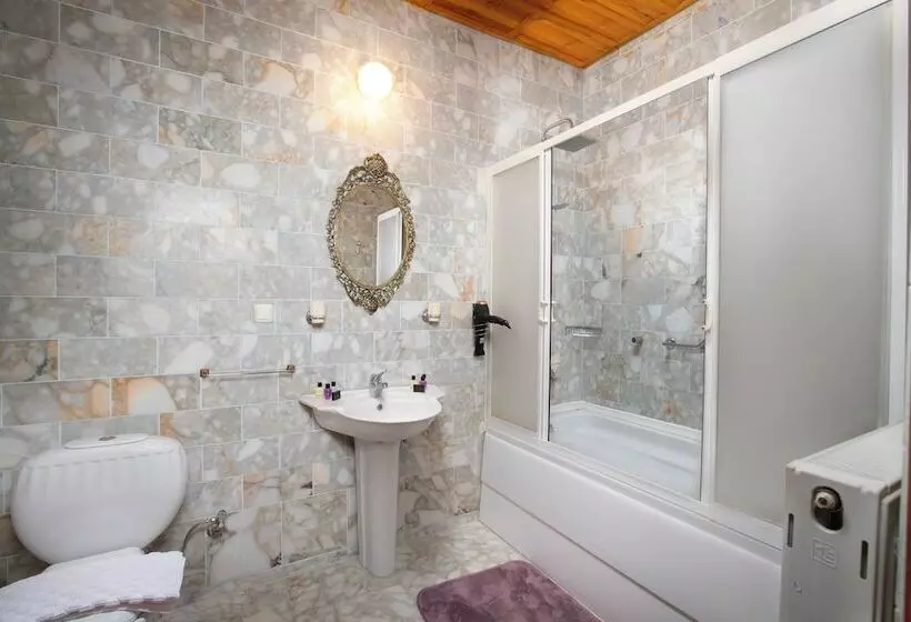 Majatalo Peri Cave Konak