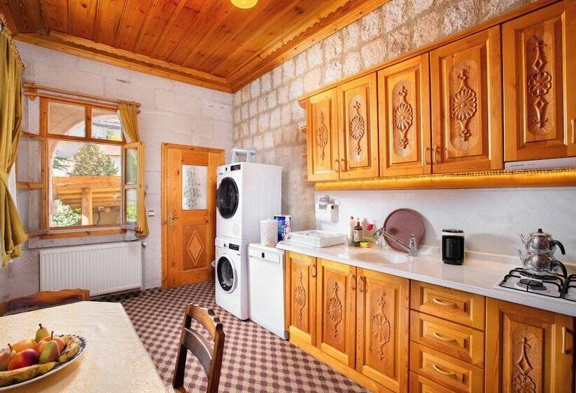 پانسیون Peri Cave Konak