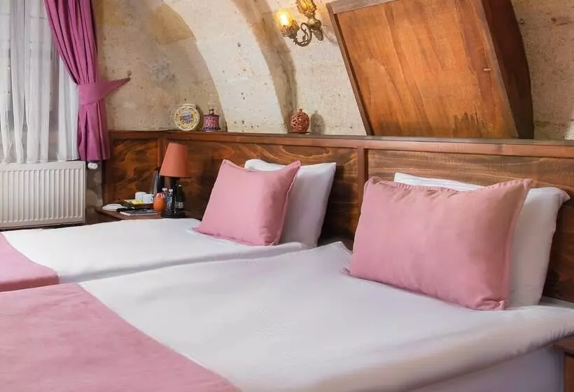 Majatalo Peri Cave Konak