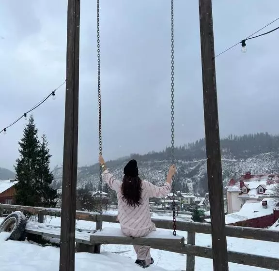 ペンション Stodola Slavsko котедж з чаном джакузі