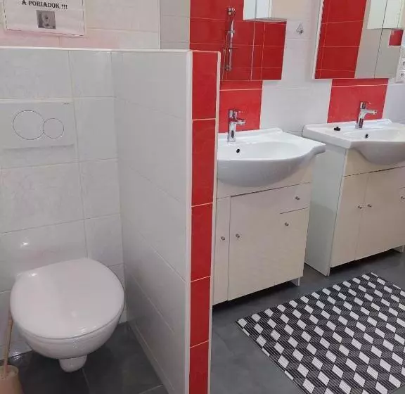 Majatalo Ubytovňa Jázmin Vendégház