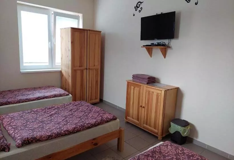 Majatalo Ubytovňa Jázmin Vendégház