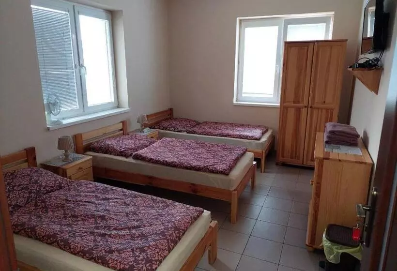 Majatalo Ubytovňa Jázmin Vendégház