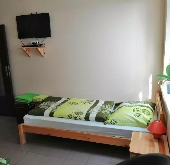 Majatalo Ubytovňa Jázmin Vendégház