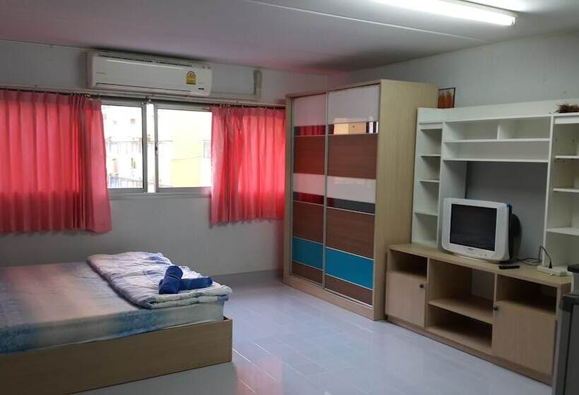 Popular Condo Muangthong Thani