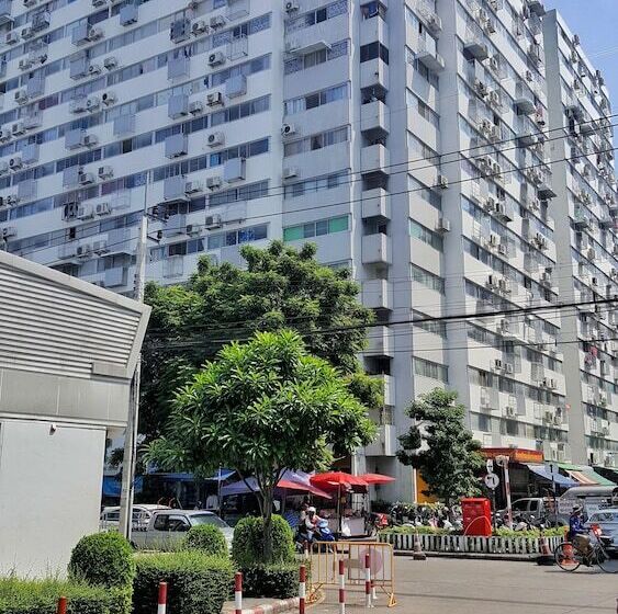 Popular Condo Muangthong Thani